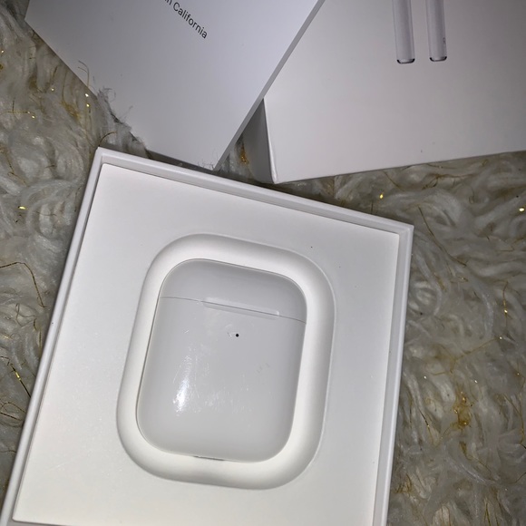 Apple AirPods 2nd Generation